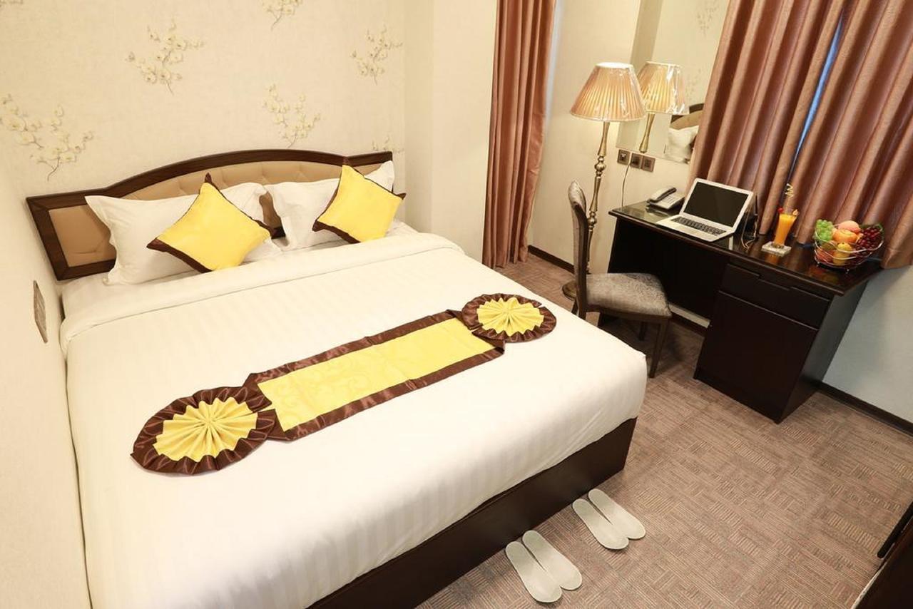 Rose Palace 3* Янгон